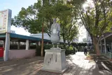 種田山頭火像