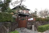 倚松庵
