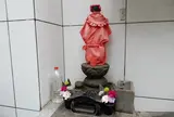 ビル前のお地蔵さん