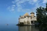 モントレーの湖上のシヨン城