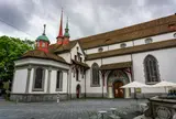 フランシスコ教会 (Franziskanerkirche)
