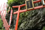 神社とお寺をお忘れなく
