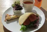 地中カフェ