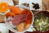 魚や がんねん(海鮮丼や焼魚)