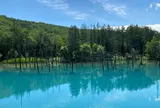 青い池