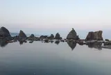 橋杭岩