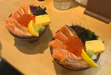 サーモン丼専門店 熊だ