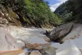 大崩山 三里河原で沢遊び。