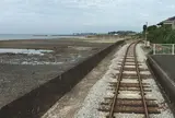 島鉄で海岸沿いを走る