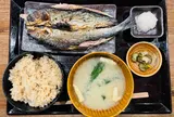 炭火焼干物定食 しんぱち食堂