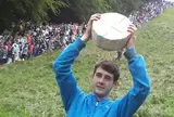 チーズ転がし祭り