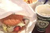 ラッキーピエロ ベイエリア本店