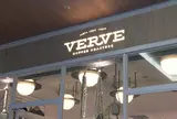 VERVE COFFEE ROASTERS SHINJUKU STATION（ヴァーヴ コーヒー ロースターズ シンジュク ステーション）