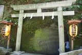 銭洗弁財天宇賀福神社