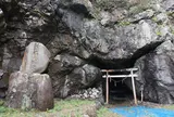 御厨人窟・神明窟