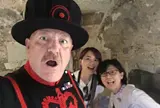 ロンドン塔   要塞で城で牢獄で処刑場でもあり。さらに動物園だった事もあったらしい。