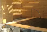 由加温泉