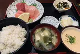 麦とろ まる信食堂