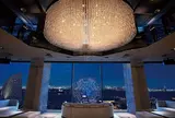 横浜モノリス
