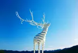 白い鹿のオブジェ