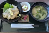 旬席 璃椿（たまつばき）