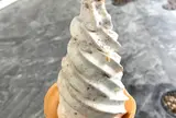 豊島屋洋菓子舗 置石