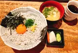 しらすや