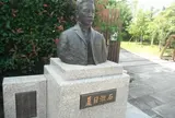夏目漱石終焉の地（猫塚）