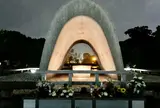 広島平和都市記念碑（原爆死没者慰霊碑）