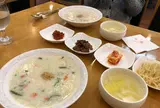 大汝(テヨ)粥専門飲食店