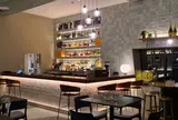 ザ•エキシビジョニスト•バー　The Exhibitionist Bar