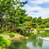 【広島・縮景園の楽しみ方ガイド】四季を彩る花々と美しい庭園を味わう散歩に出かけよう！