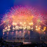 今年も2つの花火大会が夏の諏訪湖を彩る「諏訪湖祭湖上花火大会」と「全国新作花火競技大会」開催