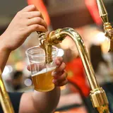 世界各地からクラフトビール400種類以上が集結！「けやきひろば 秋のビール祭り」開催