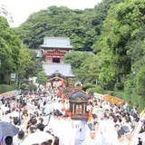 鎌倉時代から続く鶴岡八幡宮の「例大祭」放たれる鈴虫の音に秋の訪れを感じよう
