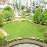 体育の日に定員100人の無料"朝ヨガ"を開催！公園の芝生で体と心を目覚めさせよう