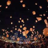 昨年8万人を動員した光のフェスティバル 「フェスタ・ルーチェ」 開催！1000個ものスカイランタンのリリースも