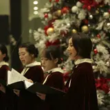 「クリスマスツリー点灯イベント＆聖歌隊クリスマスコンサート」開催！参加者全員でサンタコスをして楽しもう