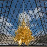 企画展開催！ルーヴル美術館ピラミッド内展示が凱旋『Throne -Louvre Pyramid-』
