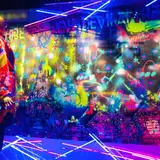 西武池袋本店のストリートアートが完成！4人のアーティストによるクリスマスデコレーションで各店を盛り上げる