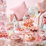 ヒルトン東京お台場でストロベリーデザートビュッフェ「Christmas Girl’s Room」開催