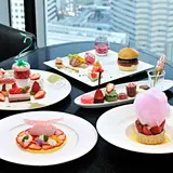 苺をふんだんに使用したスイーツコース「品川プリンスホテル」の最上階レストランで提供
