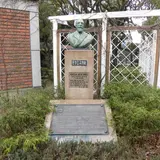 花と彫刻の道 Ｗ・Ｊモラエス翁像