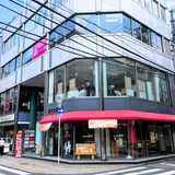 （株）平安堂梅坪 本通店