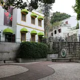 リラウ広場