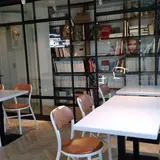 twiggy. cafe
