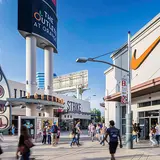 ザ・アウトレッツ・アット・オレンジ