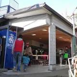 山頂レストランで少し休憩します