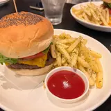 ハンバーガーダイニングティティ・ダイナー