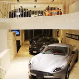 アストンマーティン (Aston Martin) 赤坂